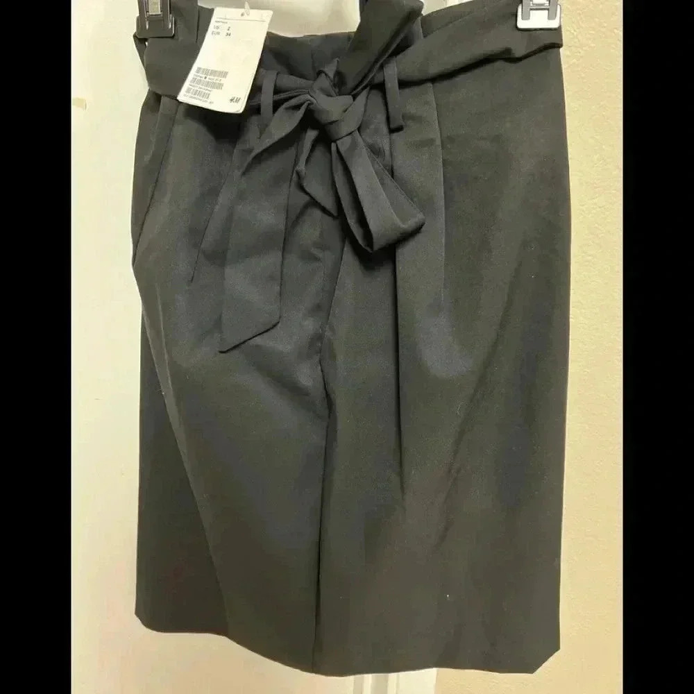 H&M black skirt